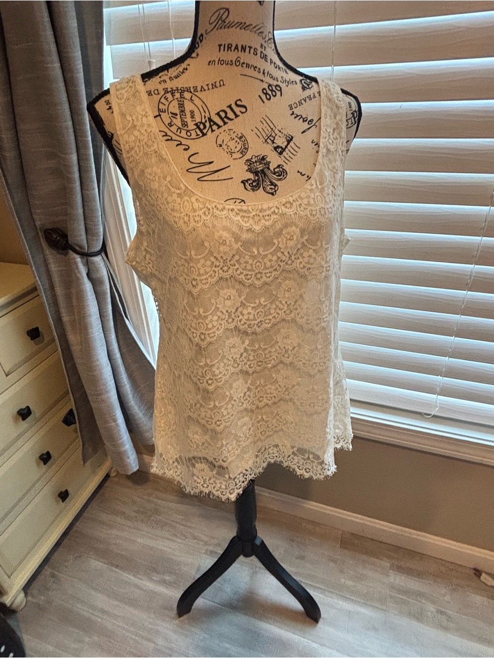 Banana Republic Cream Lace Camisole Tank